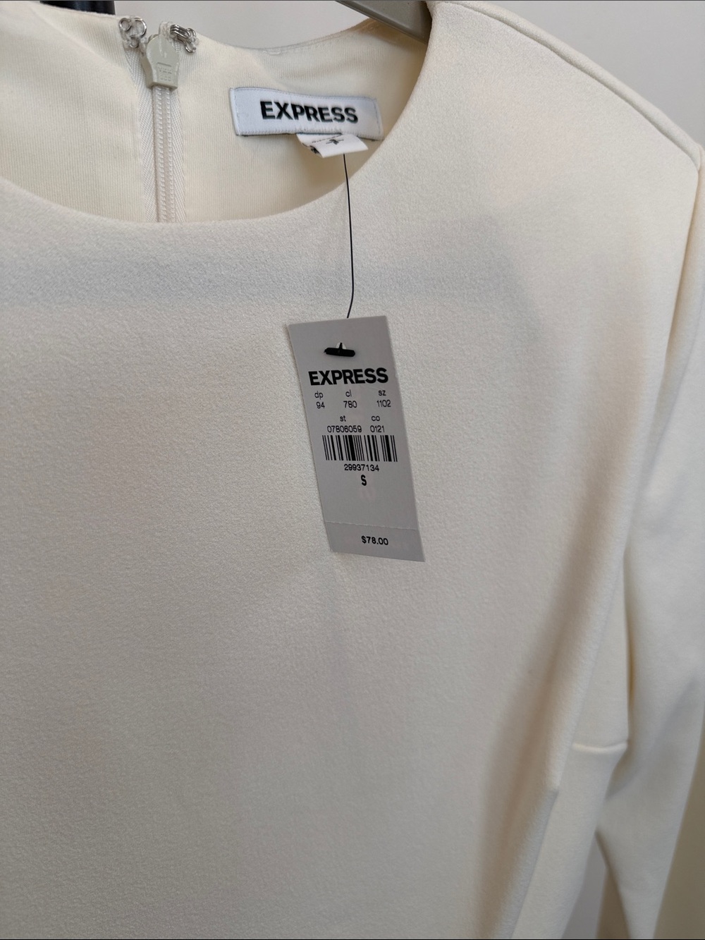 Express cut out long sleeved dress - Picture 3 of 5
